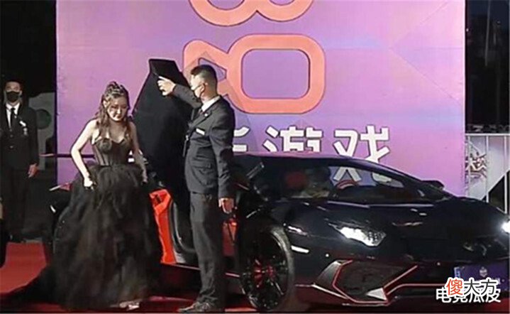 【游戏迷】星光大赏再度来袭!王者女神卷卷进前三,最美cos蔡文姬让人心动