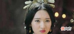 【爱历史】曹操为什么把三个女儿同时嫁给汉献帝？为了控制他吗？