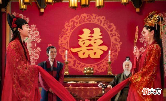 【爱历史】民间故事：上错花轿嫁错郎，新娘子宁死不屈，知府为柳家平冤