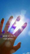 【时尚一点】入夏之后，又火了一种穿法叫“阔腿裤+单鞋”：既时髦又显腿细！