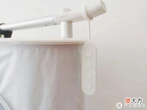 【就爱时尚】衣服越穿越新！解决衣服护理问题的终极攻略，除皱、烘干、去异味一步搞定——衣服护理机使用分享