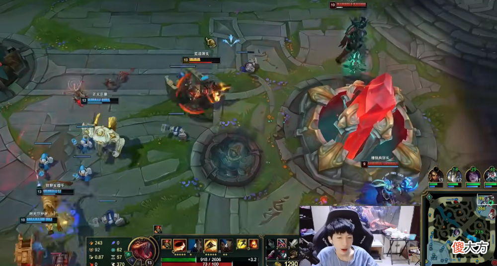 【游戏世界】LOL:小超梦手伤并无大碍,KDA15.4的鳄鱼,先爆铁男,再斩瑞文!