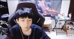 【游戏世界】小超梦对阵冷门上单，无奈自嘲是辅助杀手，对面不堪重负投降