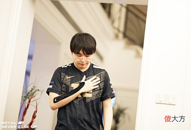 【游戏世界】2-0横扫RA，RNG只需再赢一局，即可锁定季后赛！概率近乎100％