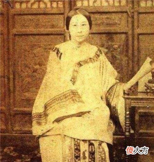 【历史故事】1888年，李鸿章把22岁女儿嫁给老大臣，没想到两人子孙竟如此出名