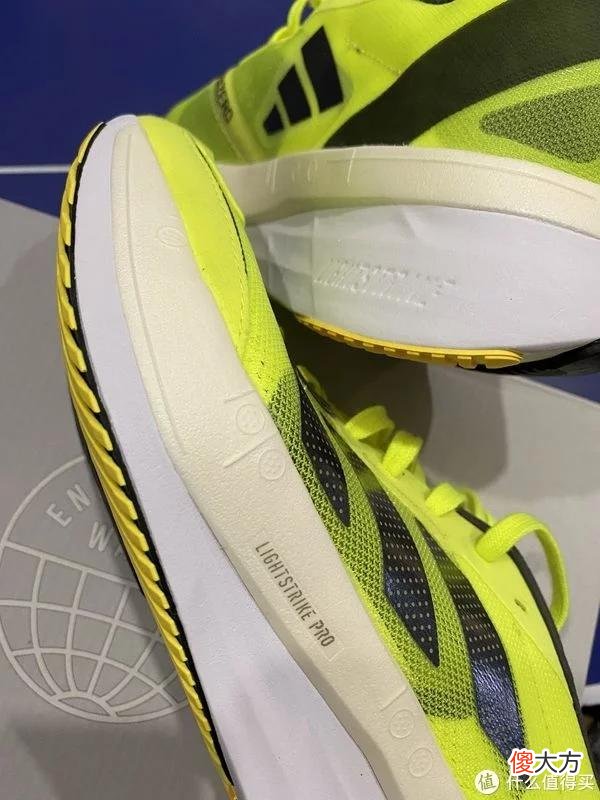 【时尚一点】夏日亮骚，新品尝鲜ADIDAS BOSTON 11