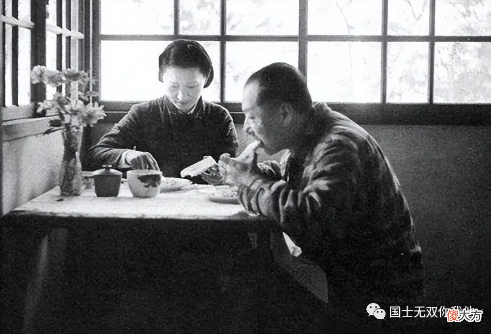 【历史故事】蒋介石临终遗言，道出不肯释放张学良的原因，宋美龄听后湿了眼眶