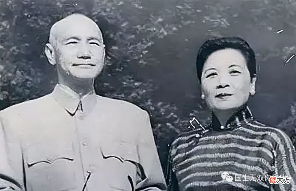 【历史故事】蒋介石临终遗言，道出不肯释放张学良的原因，宋美龄听后湿了眼眶