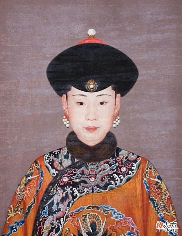 【历史故事】乾隆的“真容”,被意大利画家偷偷画下,到底长得有多帅?汗青史籍原创