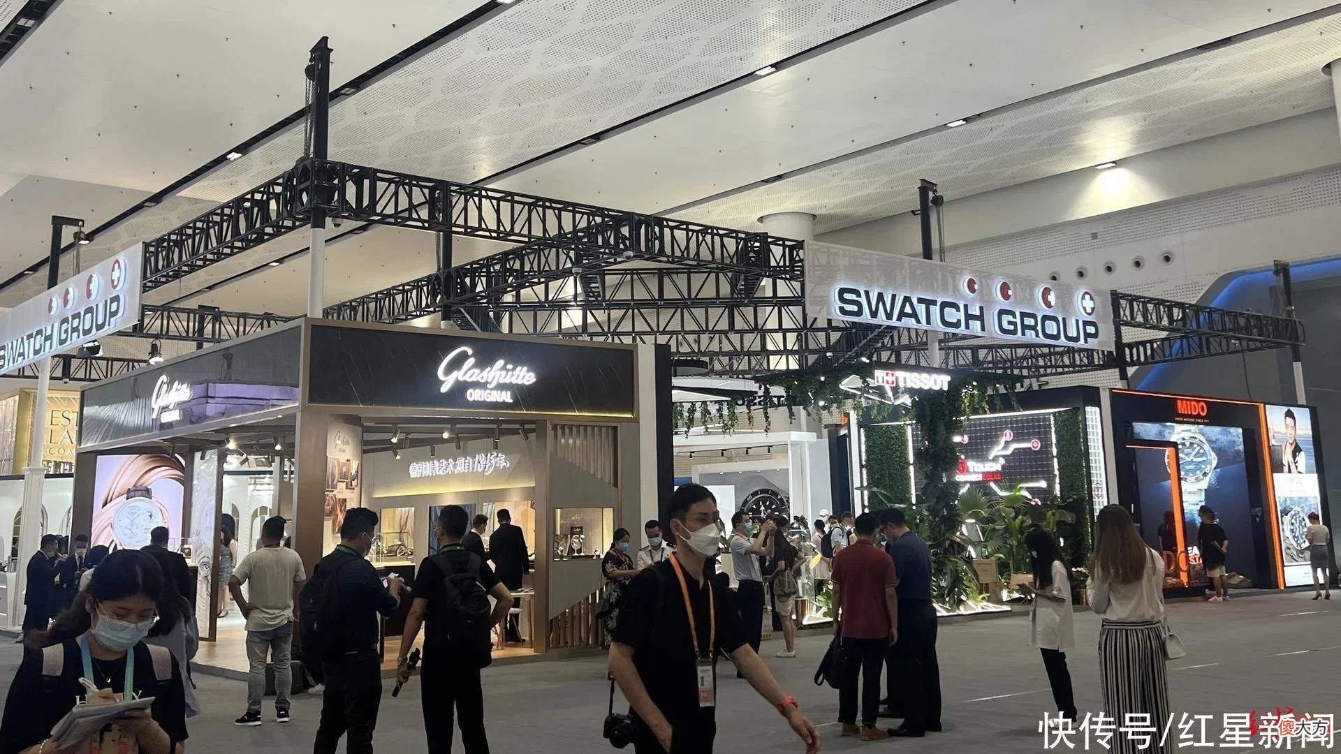 【时尚一点】高端大牌新品首发、首秀云集消博会，绿色可持续主题受热议