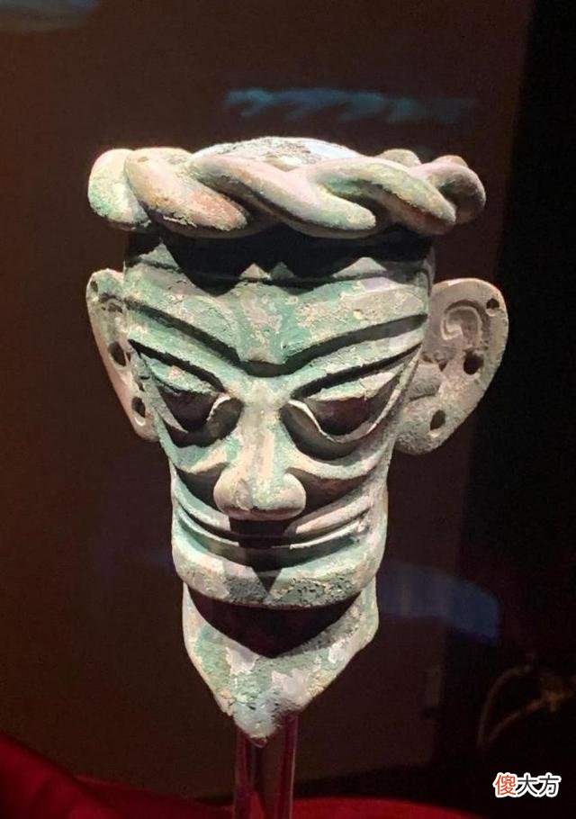 【历史故事】三星堆遗址祭祀区出土的大量珍贵文物揭示三星堆遗址