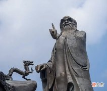 【历史故事】1938年，日军炮轰老君台，13枚炮弹1发未响，多年后炮手现场忏悔