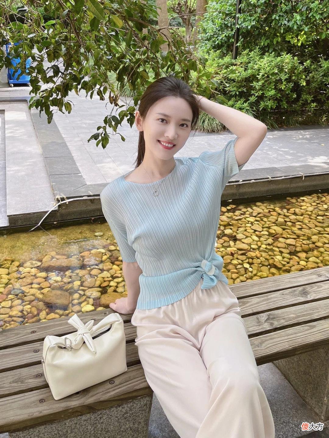 【就爱时尚】30~40岁女人该如何穿？切记穿“紧身衣”，穿这7套就够，高级时髦