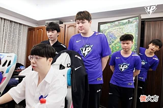 【游戏世界】V5夏季赛高歌猛进，十连胜迎来大考？外网已经将V5当作世界第一