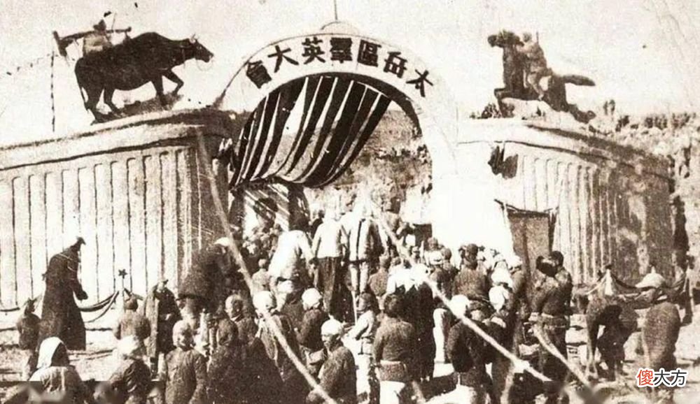【爱历史】解放战士成英雄!陈赓一猫腰,抱起战士身躯,举上肩头