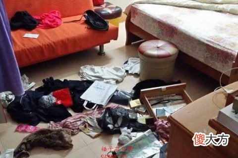 梦见家门被撬开