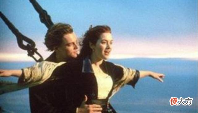 泰坦尼克号沉船灾难中，有两位幸存者经历过“时空隧道”？