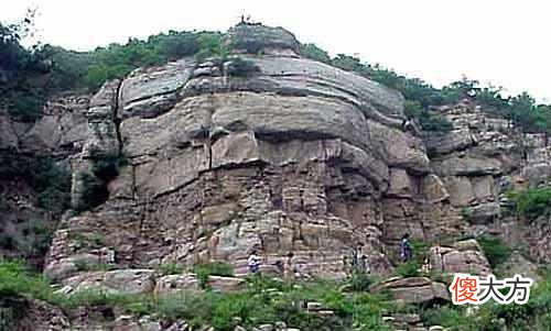 66米高的蒙山大佛在消失600年后重见天日了，当初它怎么失踪的？