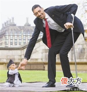 75岁离世,身高仅54.6厘米,体重24斤,一生未娶,72岁第一次约会