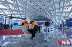 【就爱时尚】95后新疆民族风潮牌主理人：“走出来真好”