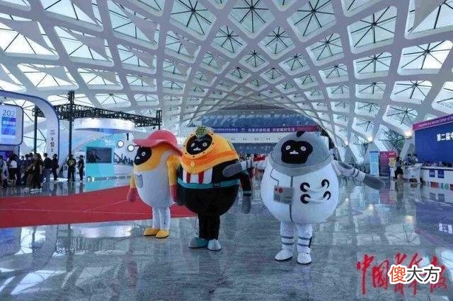 【就爱时尚】95后新疆民族风潮牌主理人：“走出来真好”