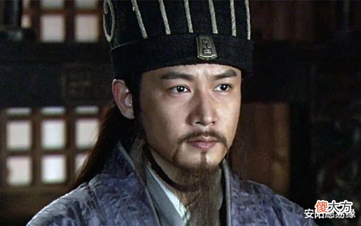 【爱历史】难怪司马懿会撤兵,城楼上的两个书童,是整场空城计最大的疑兵