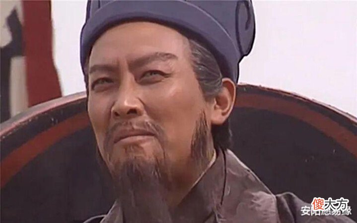 【爱历史】难怪司马懿会撤兵,城楼上的两个书童,是整场空城计最大的疑兵
