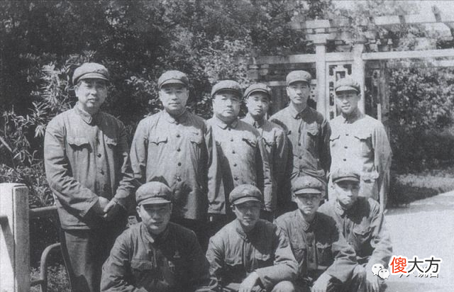 【历史故事】1949年，王近山接父亲享福，却因两个同志的疏忽，老父惨死火车站