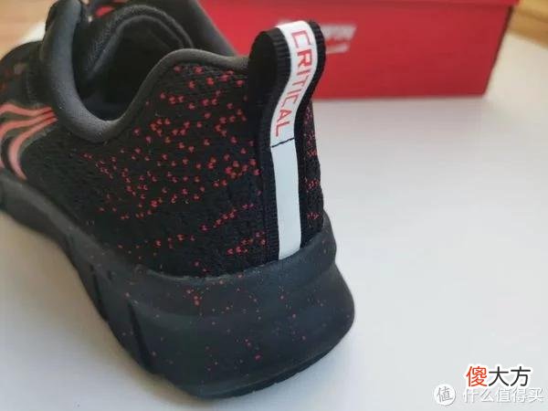 【就爱时尚】跑鞋测评 篇十三：第一双跑鞋，多威临界或许是你的选择