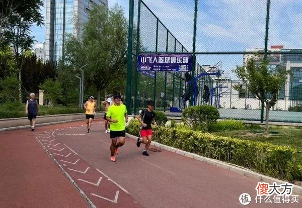 【就爱时尚】跑鞋测评 篇十三：第一双跑鞋，多威临界或许是你的选择