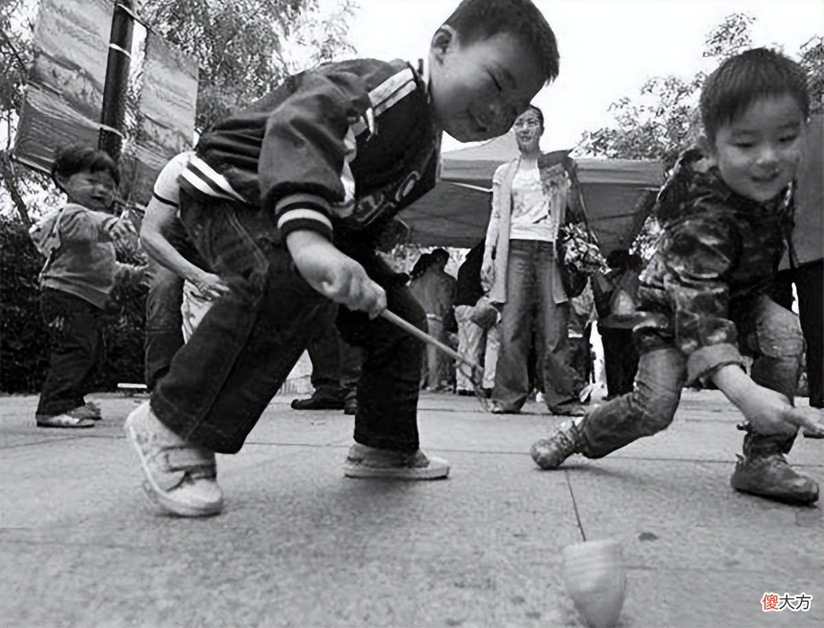 80年代农村孩子玩过的12种玩具，你玩过几种？是否还记得