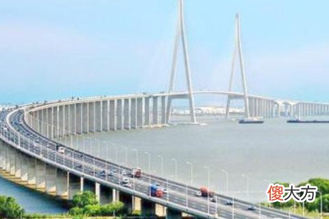 梦见过桥桥下还有水