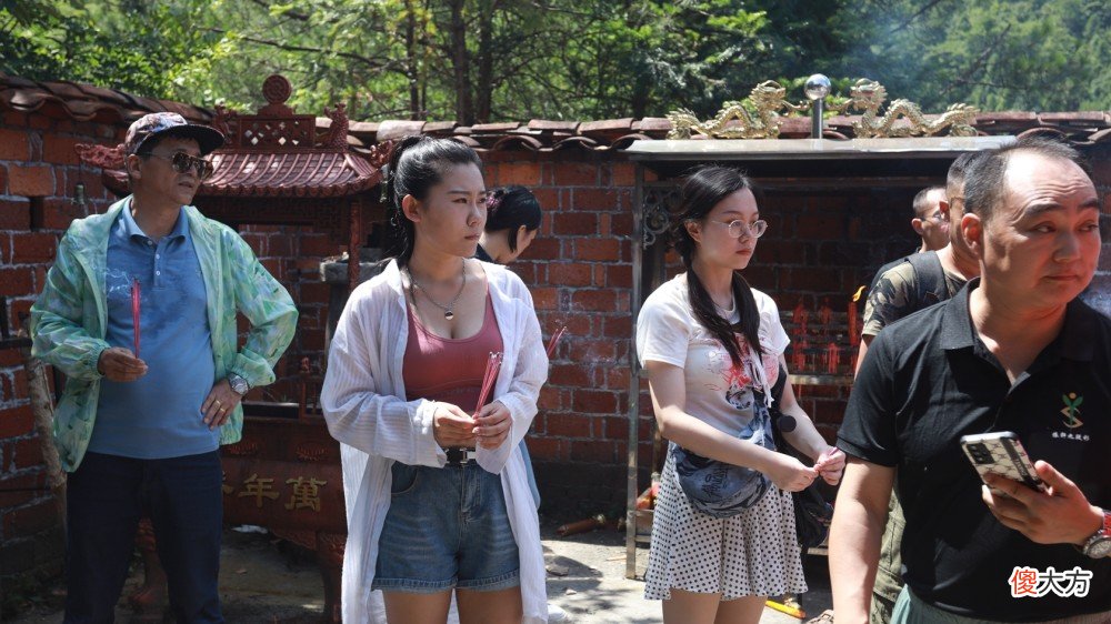 【游戏迷】人类荒岛大战上古巨蟒·命悬一线·毫无生还可能