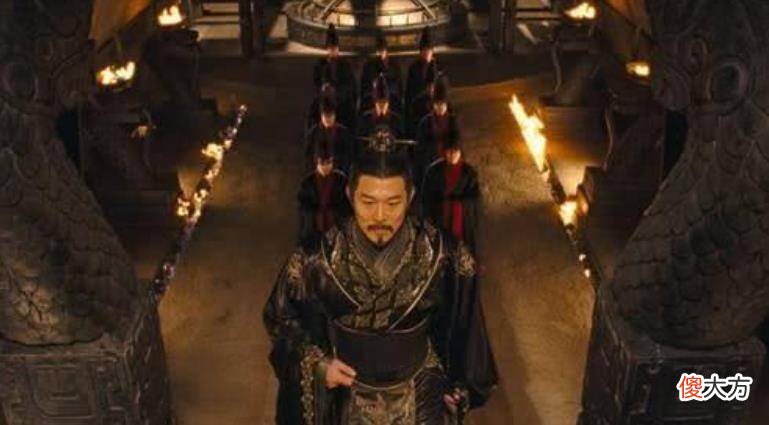 【历史故事】为什么秦始皇偏爱黑色龙袍？