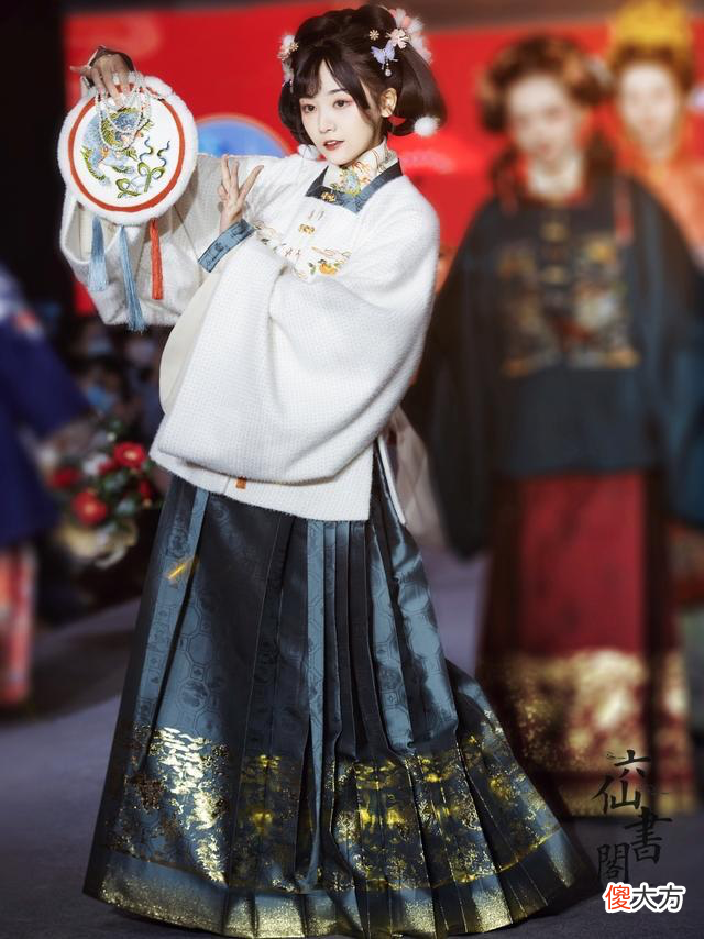 【就爱时尚】“马面裙”究竟有多惊艳？随便一件，都能“吊打”Dior！