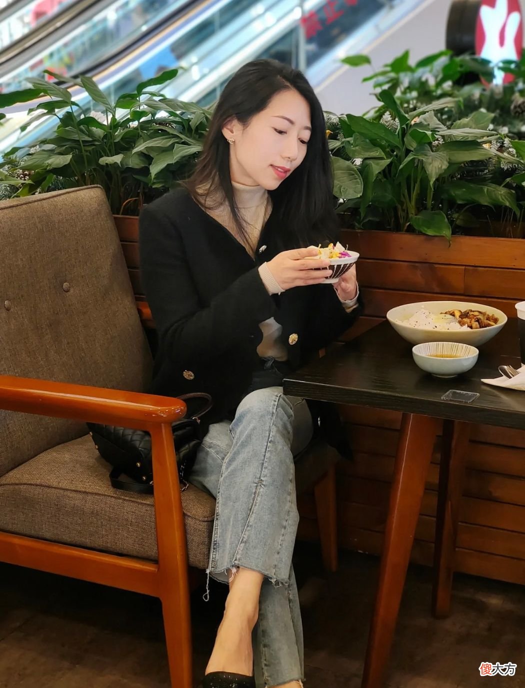 【就爱时尚】建议上了年纪的女人：养成这5个小习惯，你会比同龄人“老得慢”