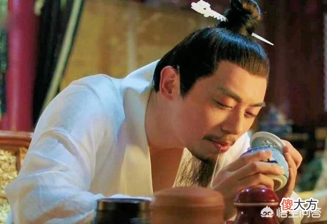 【历史故事】1426年，朱瞻基命人用300斤的铜缸，扣住亲叔叔，用木炭活活烤死。10年后，36岁的他突然暴毙，究
