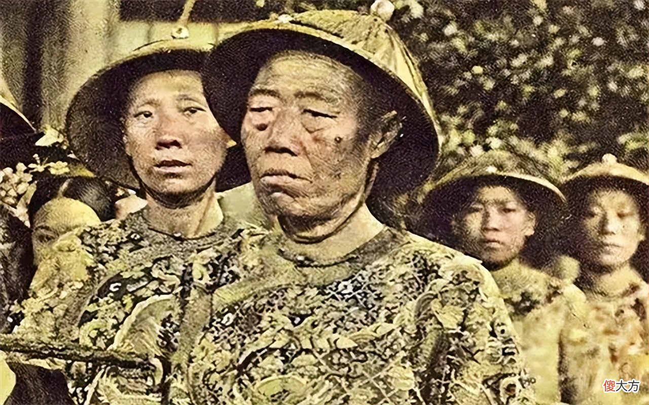 【爱历史】李莲英真实照片曝光：满脸脓包，面相阴狠，为何却独得慈禧恩宠？