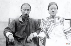 【历史故事】因母亲是妾，出殡不让走正门，儿躺在棺上大喊：今天我死了，出殡