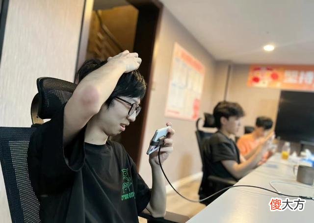 【游戏迷】WE3-1TES：A组形势明朗，Hero和XYG抢“升S”机会，TES和DYG冲B组