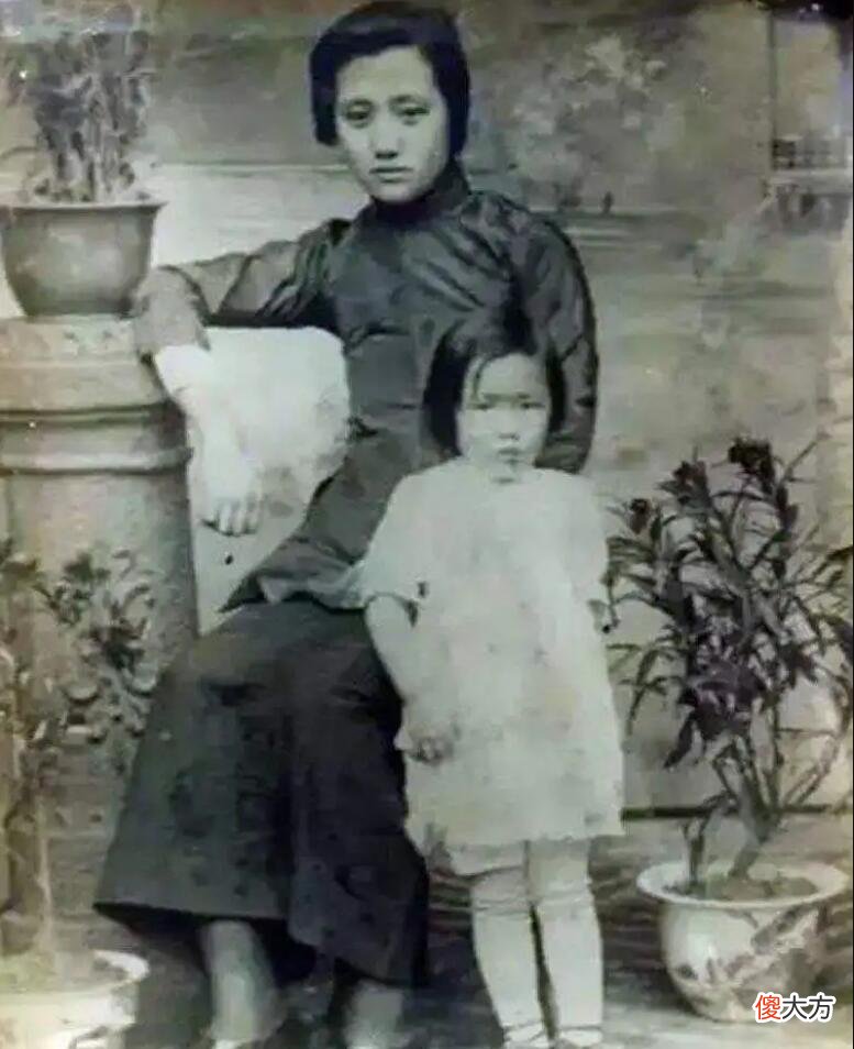 【爱历史】杜月笙去锦江川菜馆吃饭要排队,他怒找老板,不生气反花了几十万