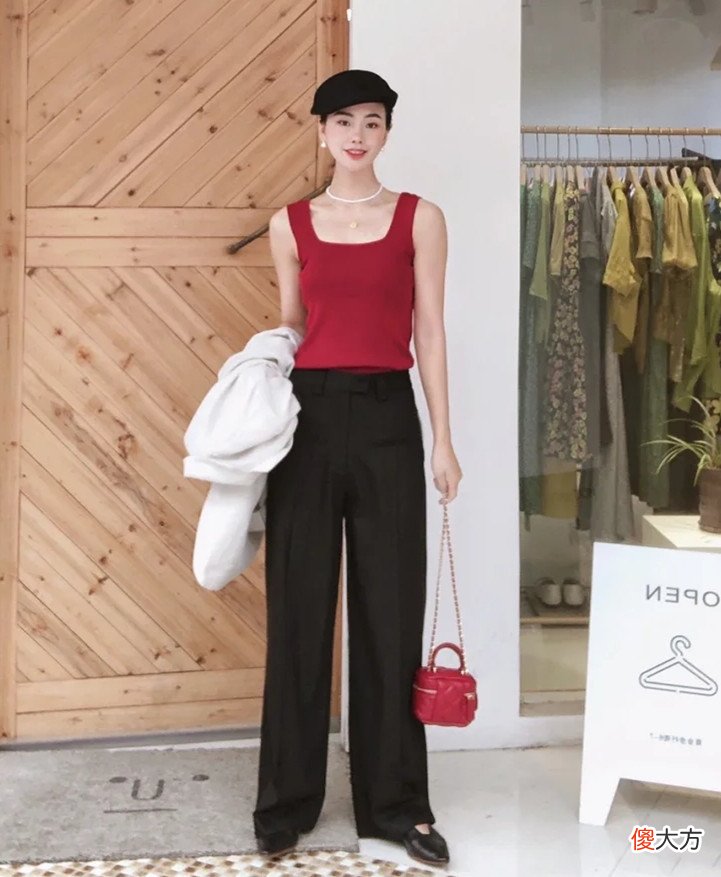 【时尚一点】这是我见过最努力的女装店主，每天打扮美美的店门口拍照，真励志