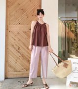 【时尚一点】这是我见过最努力的女装店主，每天打扮美美的店门口拍照，真励志
