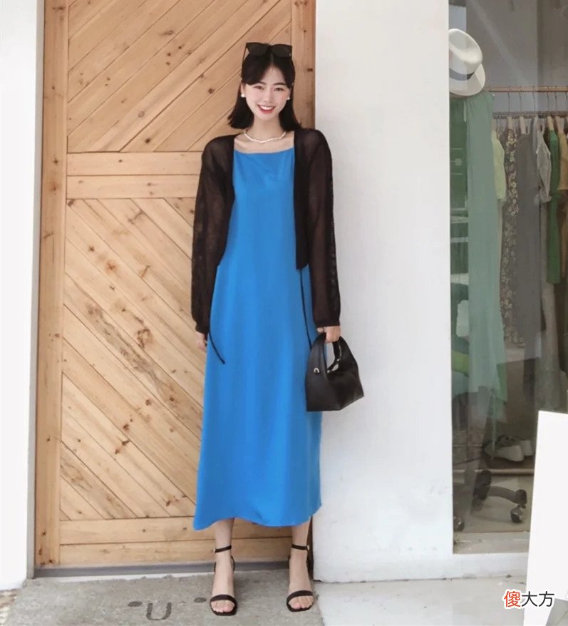 【时尚一点】这是我见过最努力的女装店主，每天打扮美美的店门口拍照，真励志