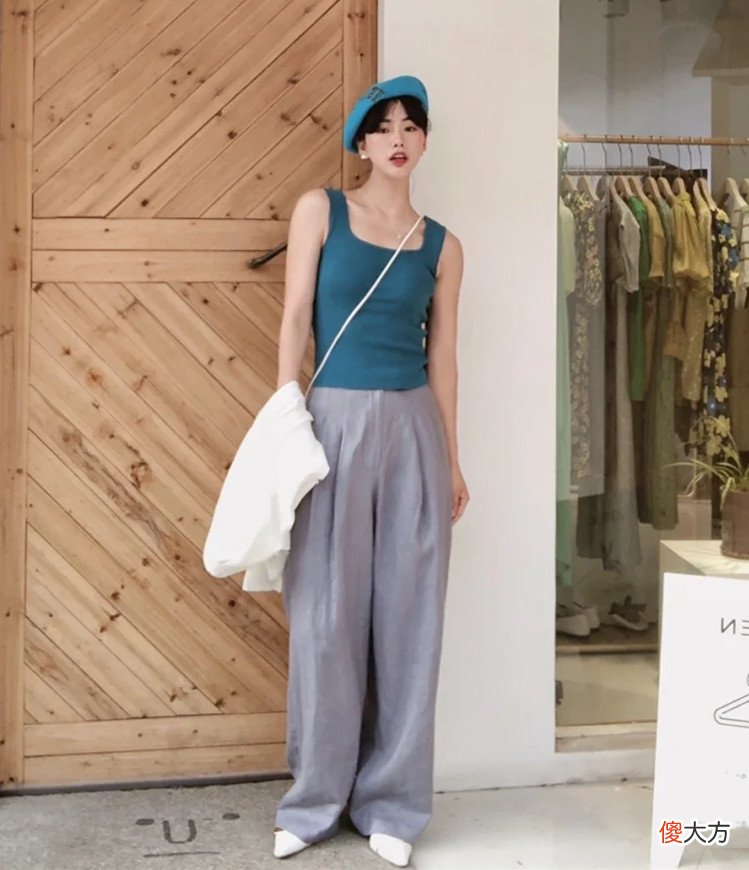 【时尚一点】这是我见过最努力的女装店主，每天打扮美美的店门口拍照，真励志