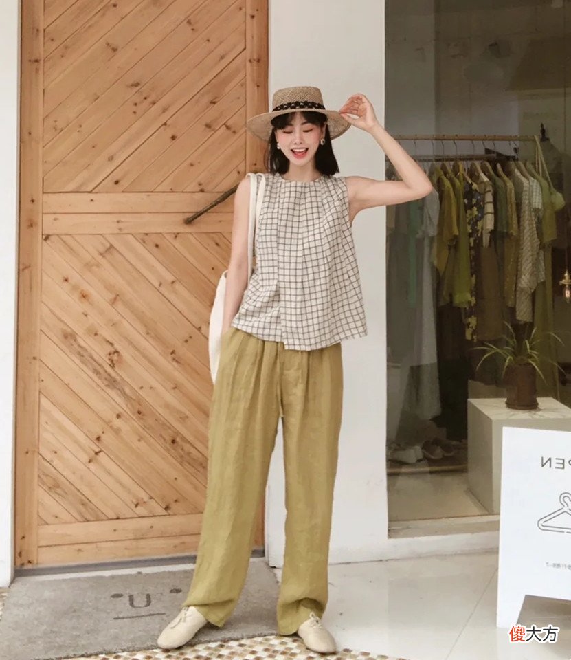 【时尚一点】这是我见过最努力的女装店主，每天打扮美美的店门口拍照，真励志