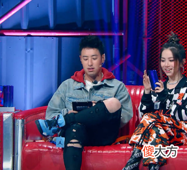 【时尚一点】潮人不怕热！那年夏天AJ1爆火，今年轮到面包鞋