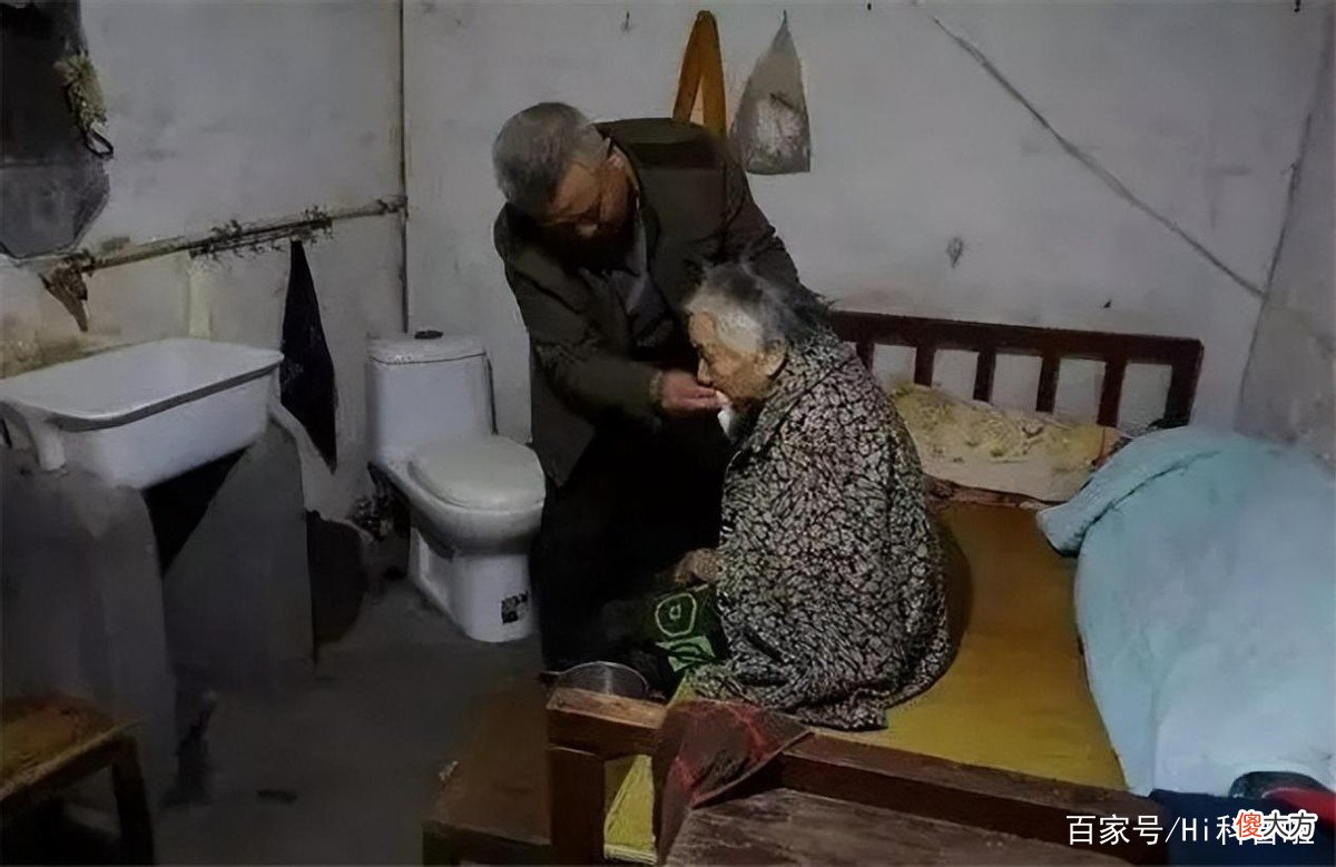 2007年四川90岁老妇，腹中怀子60年未生，为何胎儿一直没有腐烂？