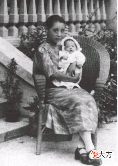 【爱历史】徐志摩幼子3岁夭折，爹要打掉他娘想带他自杀，爷爷不给医药费