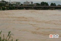 梦见下雨发大水